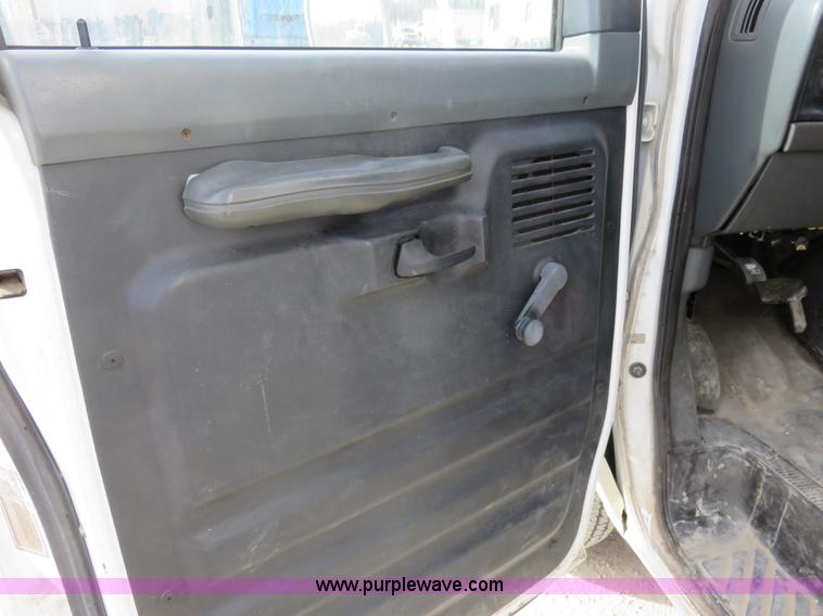 image for item K7206 1996 Ford Econoline E450 box truck