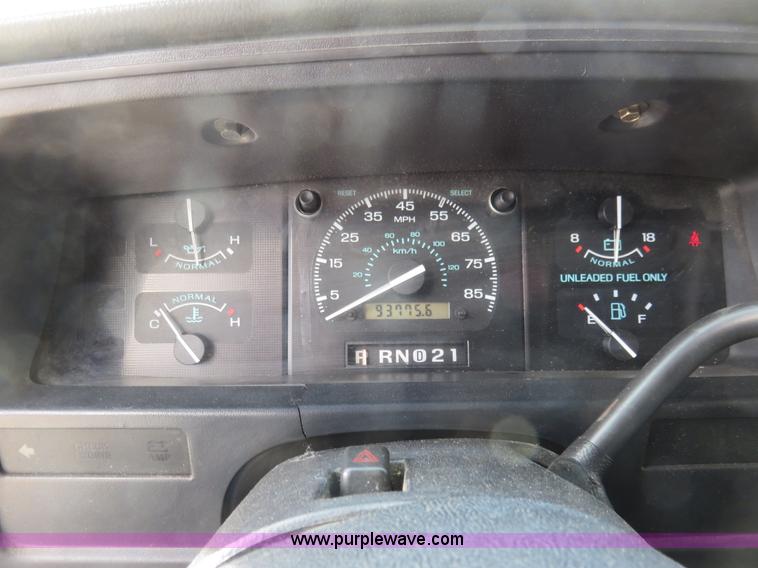 image for item K7206 1996 Ford Econoline E450 box truck