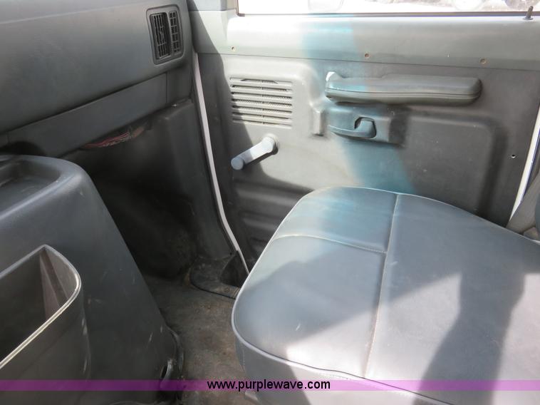 image for item K7206 1996 Ford Econoline E450 box truck