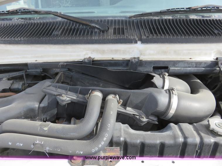 image for item K7206 1996 Ford Econoline E450 box truck