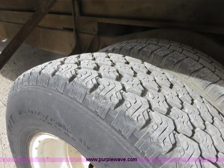 image for item K7206 1996 Ford Econoline E450 box truck