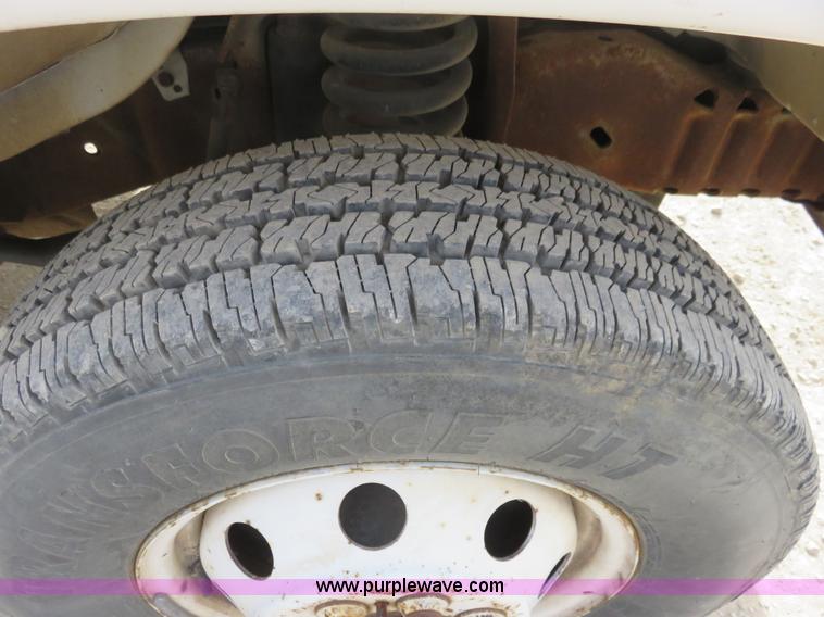 image for item K7206 1996 Ford Econoline E450 box truck