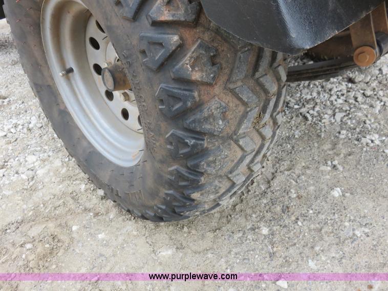 image for item K7216 2007 Club Car utility vehicle