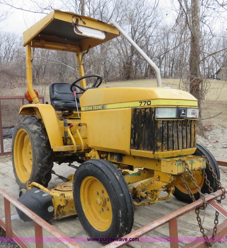 image for item K7219 1994 John Deere 770 utility tractor