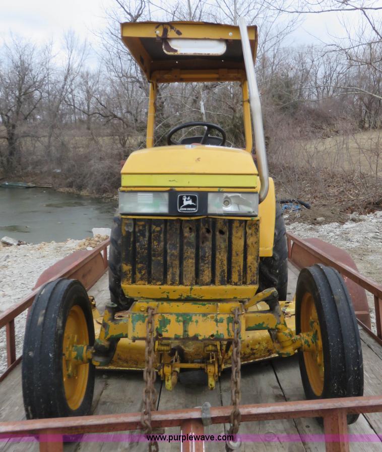 image for item K7219 1994 John Deere 770 utility tractor