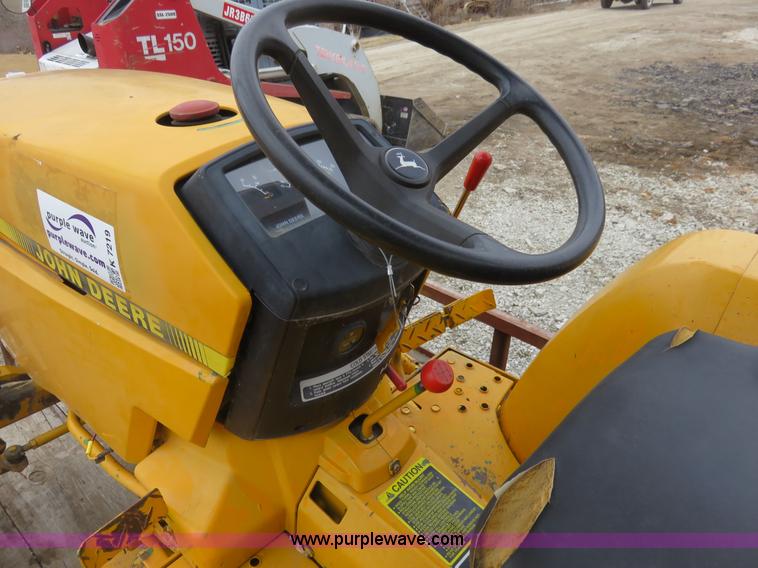 image for item K7219 1994 John Deere 770 utility tractor