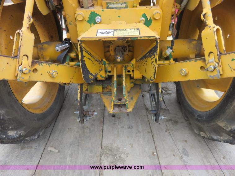 image for item K7219 1994 John Deere 770 utility tractor