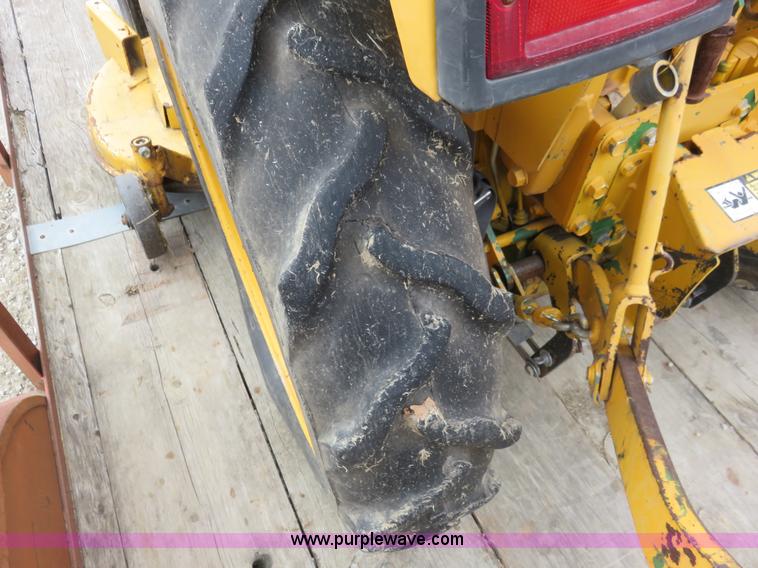 image for item K7219 1994 John Deere 770 utility tractor