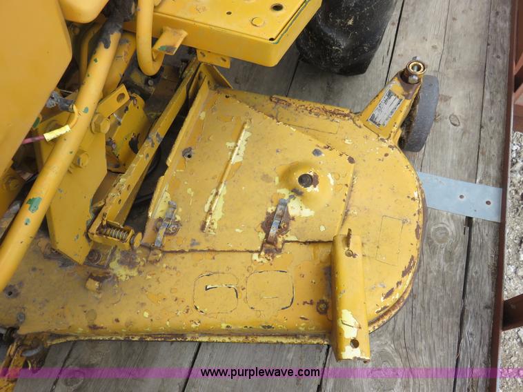 image for item K7219 1994 John Deere 770 utility tractor