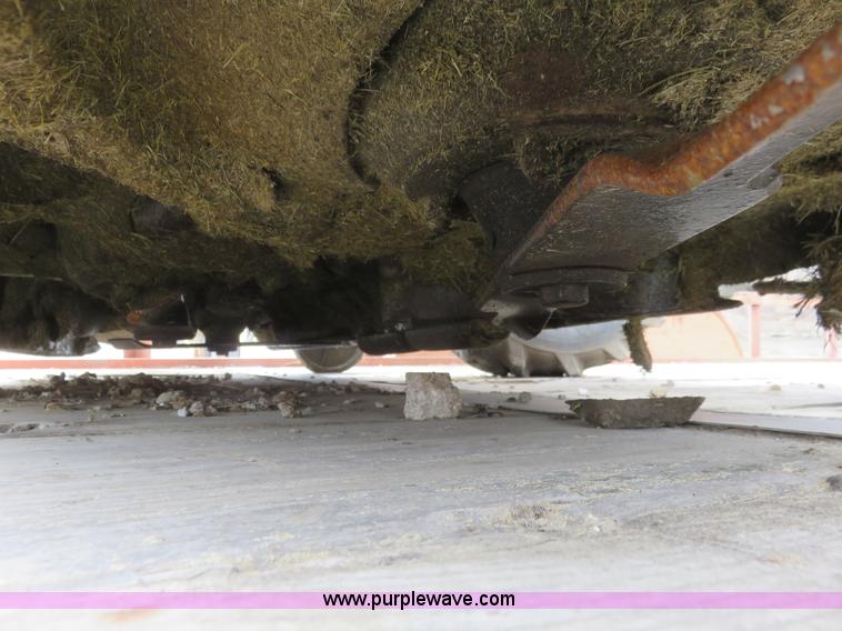 image for item K7219 1994 John Deere 770 utility tractor