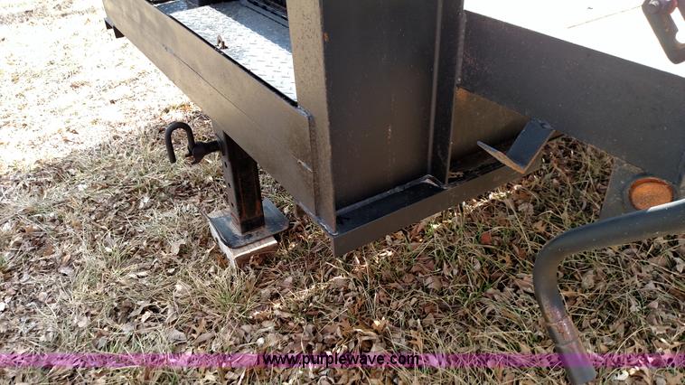 image for item L6563 2008 Kaufman gooseneck trailer