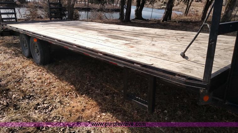 image for item L6563 2008 Kaufman gooseneck trailer
