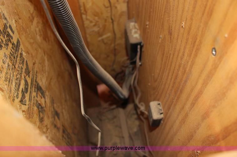 image for item L6603 2000 Haulmark enclosed cargo trailer