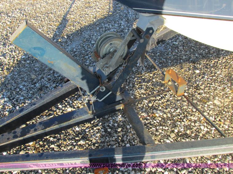 image for item Z9617 1989 Sunbird Eurosport II boat