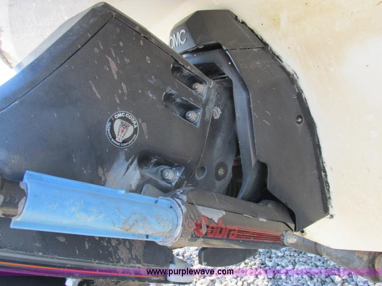 image for item Z9617 1989 Sunbird Eurosport II boat