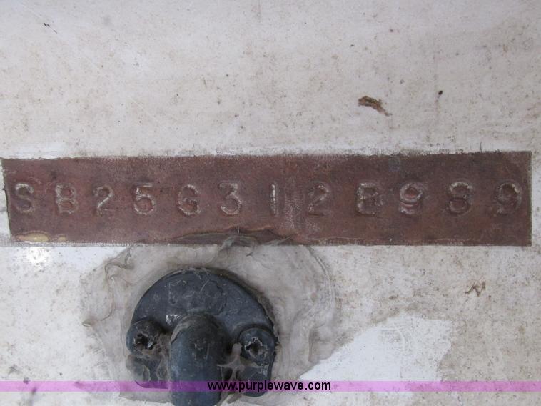 image for item Z9617 1989 Sunbird Eurosport II boat