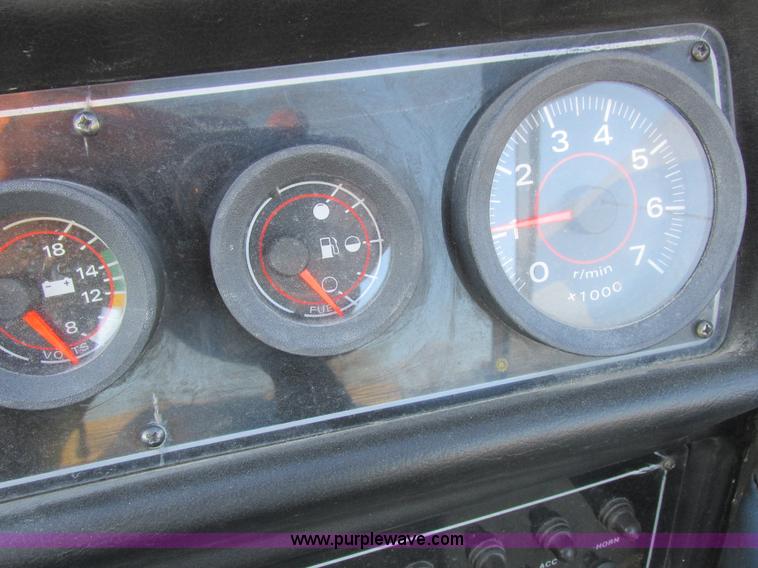 image for item Z9617 1989 Sunbird Eurosport II boat