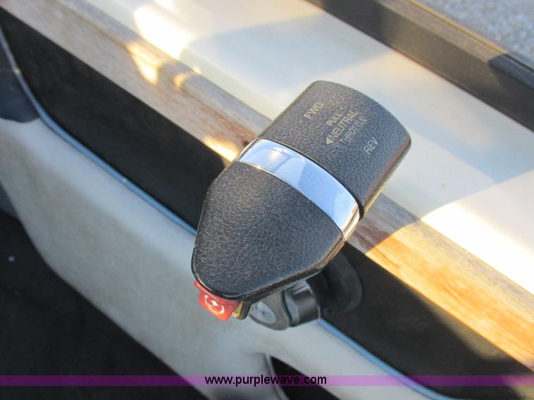 image for item Z9617 1989 Sunbird Eurosport II boat