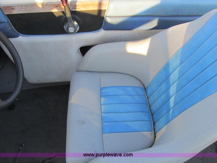 image for item Z9617 1989 Sunbird Eurosport II boat