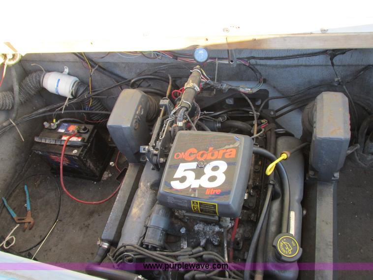 image for item Z9617 1989 Sunbird Eurosport II boat