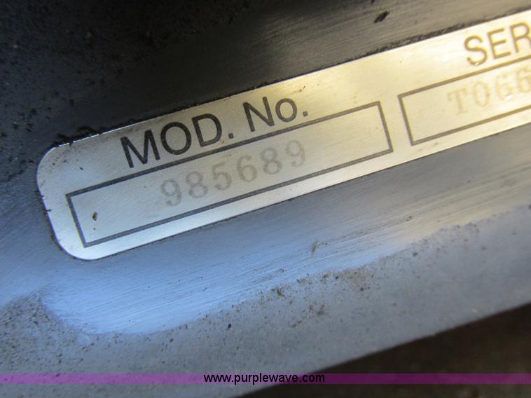 image for item Z9617 1989 Sunbird Eurosport II boat