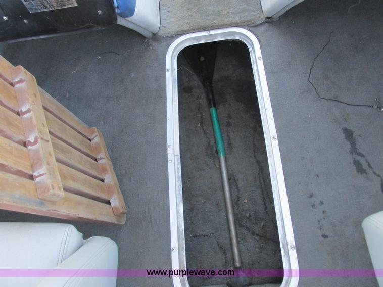 image for item Z9617 1989 Sunbird Eurosport II boat