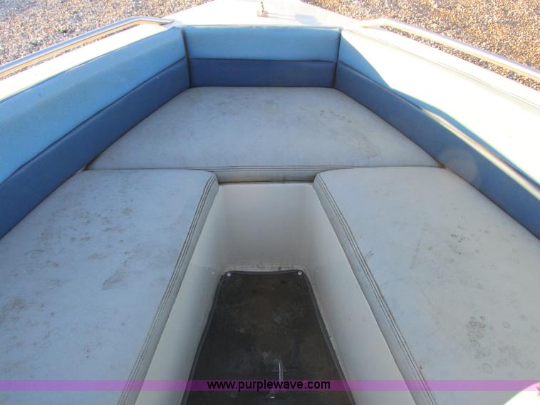 image for item Z9617 1989 Sunbird Eurosport II boat