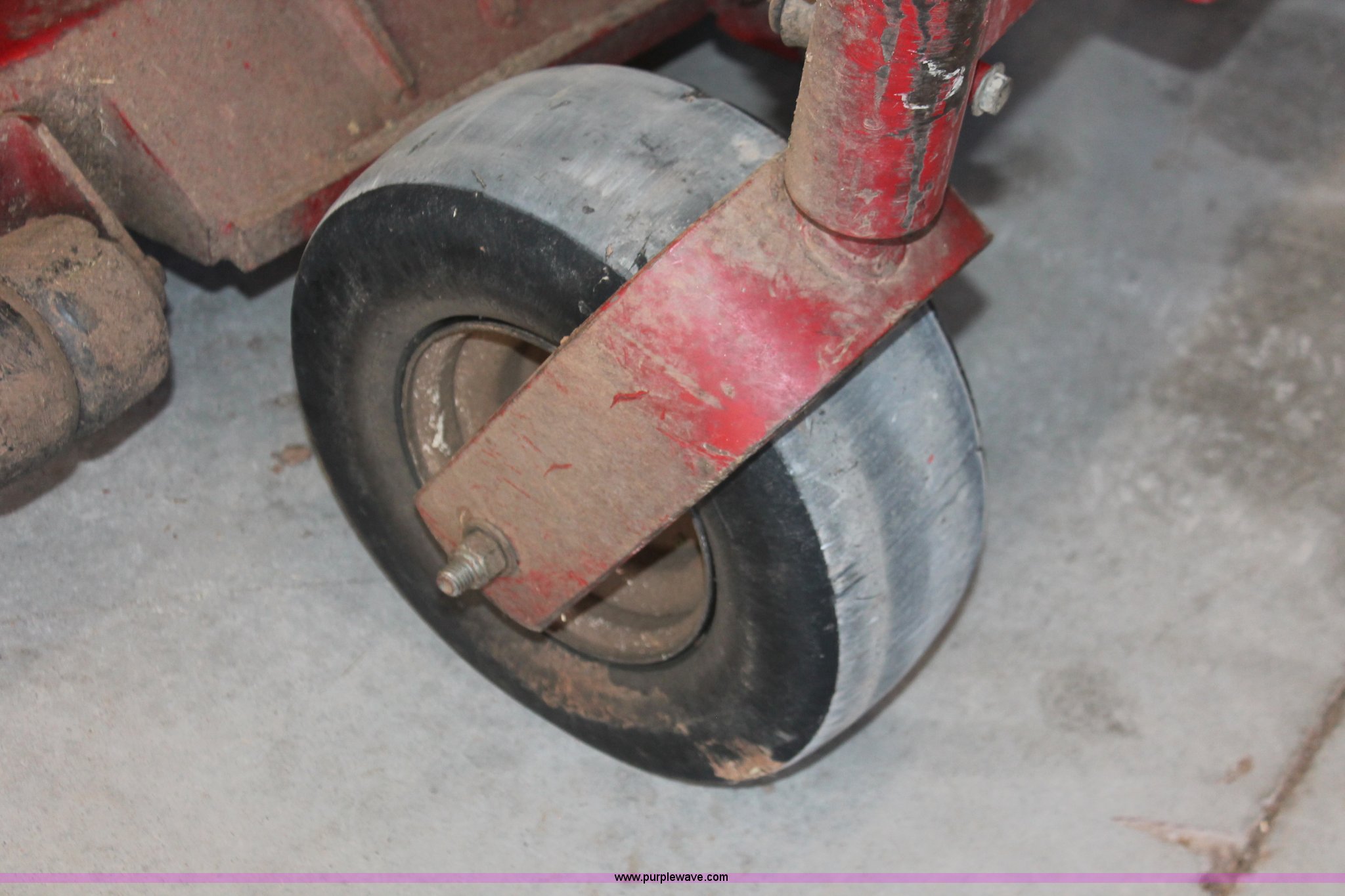 Ferris IS1500Z ZTR commercial lawn mower in Yukon, OK Item AK9608