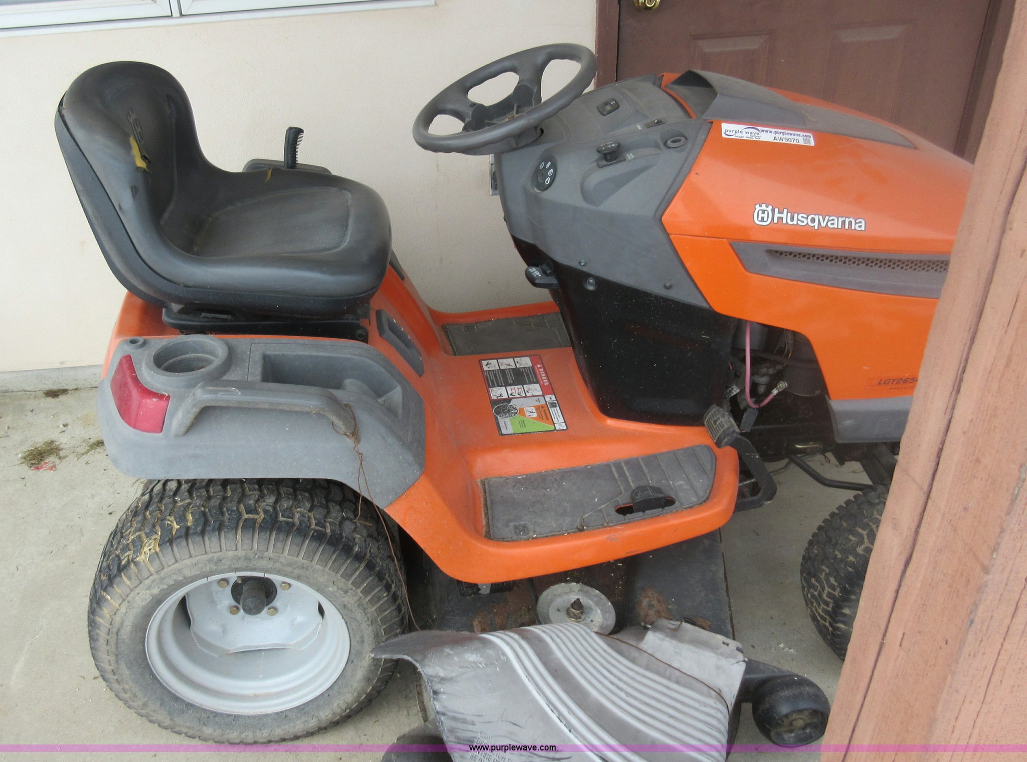 2007 Husqvarna LGT2654 lawn mower in Cleveland, MO Item AW9070 sold