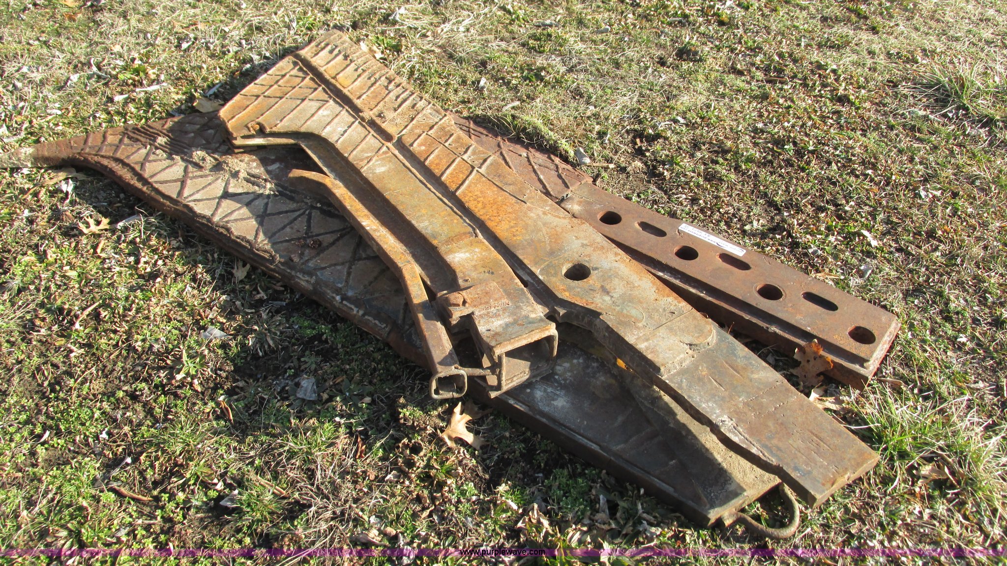 Vermeer 8550 cable plow blade in Halfway, MO Item AY9973 sold