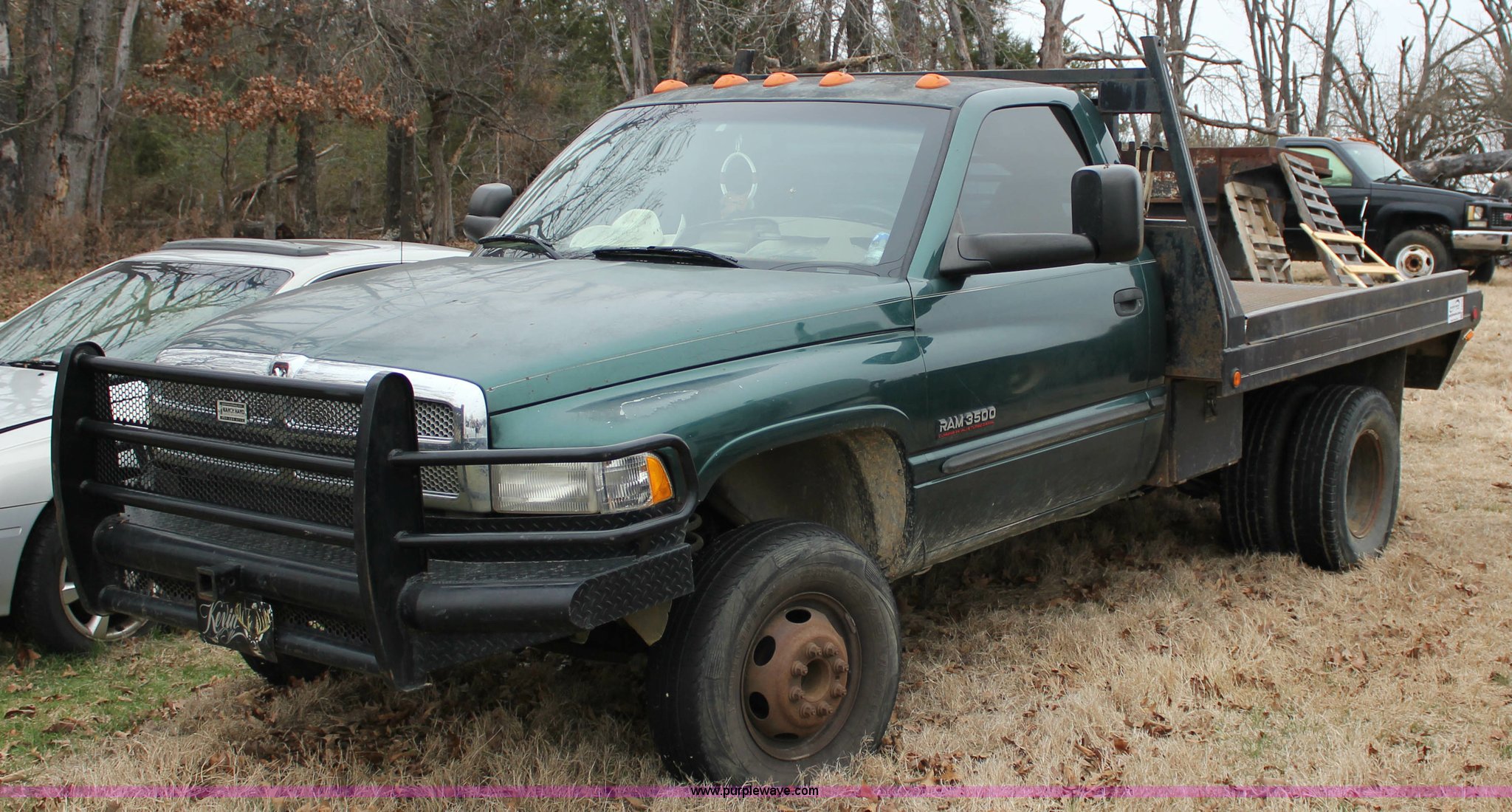 2001 Dodge Ram 3500 SLT Laramie flatbed truck in Hugo, OK Item J2312
