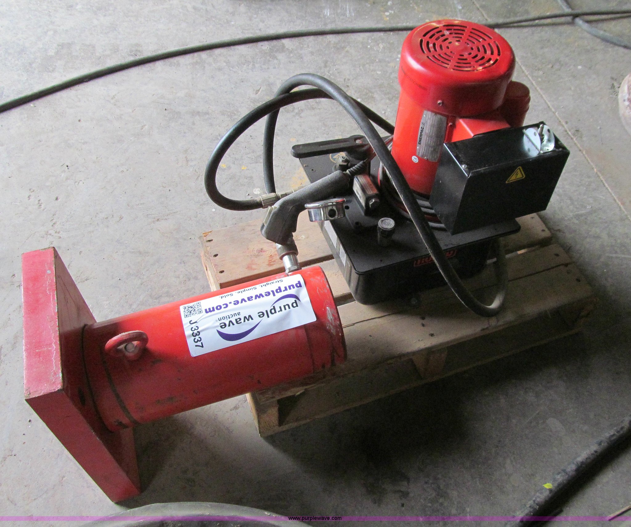 Norco electric/hydraulic ram in Gravity, IA Item J3337 sold Purple Wave