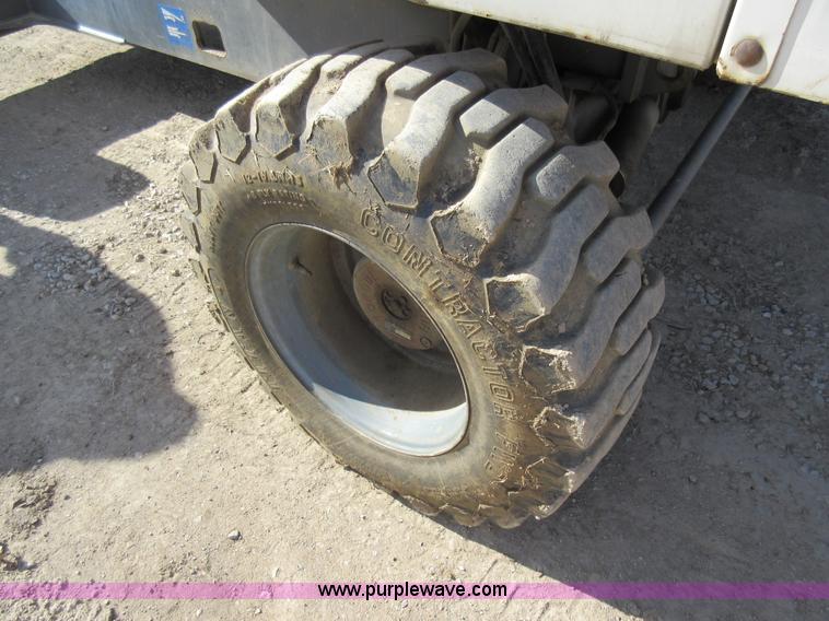 image for item AV9904 Terex TB44 boom lift