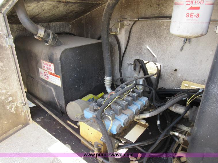 image for item AV9904 Terex TB44 boom lift