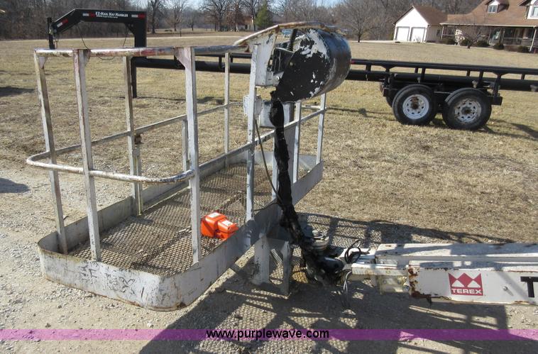 image for item AV9904 Terex TB44 boom lift