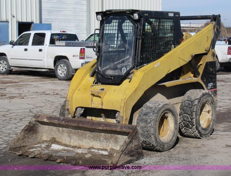 image for item AV9973 2003 Caterpillar 262 skid steer