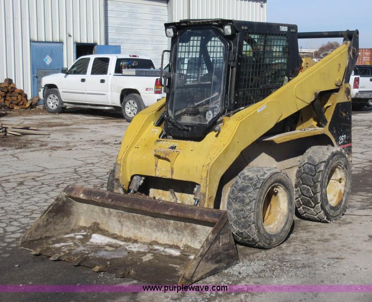 image for item AV9973 2003 Caterpillar 262 skid steer