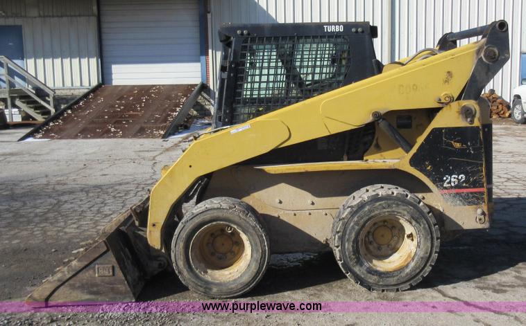 image for item AV9973 2003 Caterpillar 262 skid steer