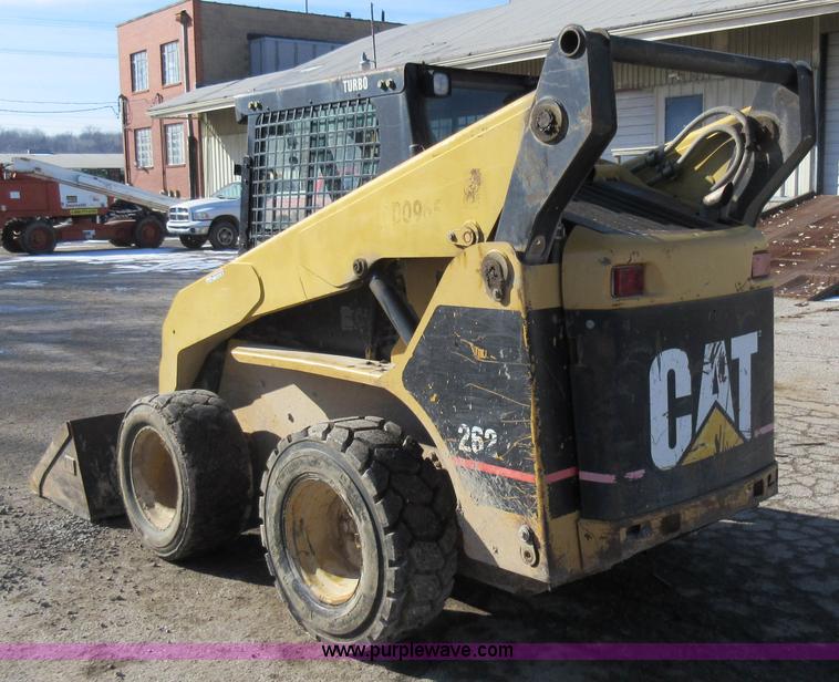 image for item AV9973 2003 Caterpillar 262 skid steer