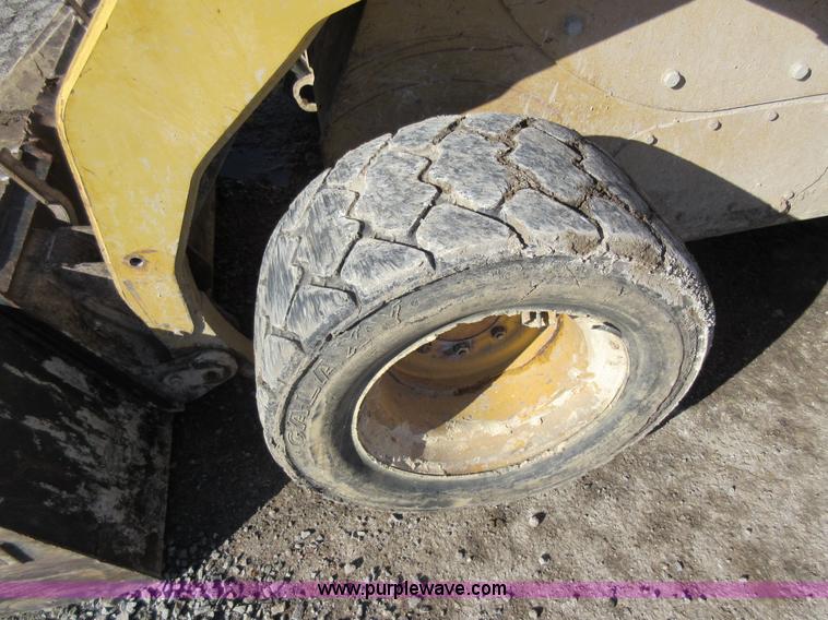 image for item AV9973 2003 Caterpillar 262 skid steer