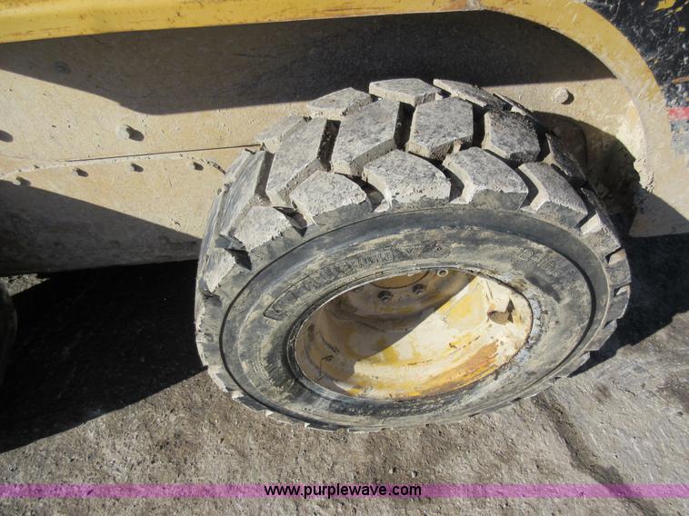 image for item AV9973 2003 Caterpillar 262 skid steer