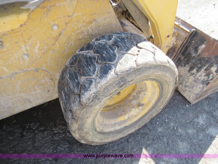 image for item AV9973 2003 Caterpillar 262 skid steer