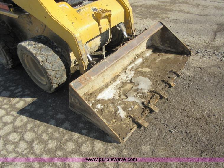 image for item AV9973 2003 Caterpillar 262 skid steer