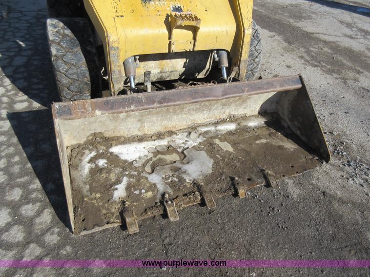 image for item AV9973 2003 Caterpillar 262 skid steer