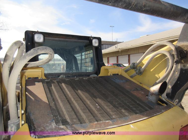 image for item AV9973 2003 Caterpillar 262 skid steer