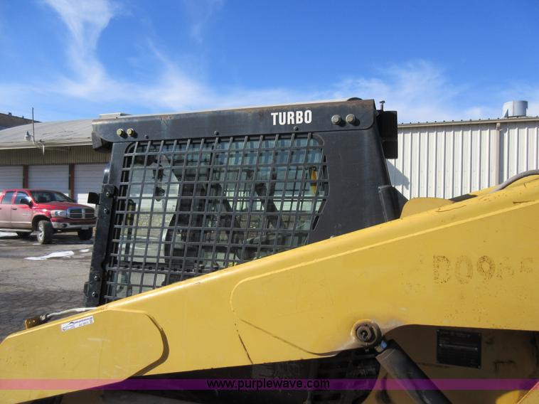 image for item AV9973 2003 Caterpillar 262 skid steer