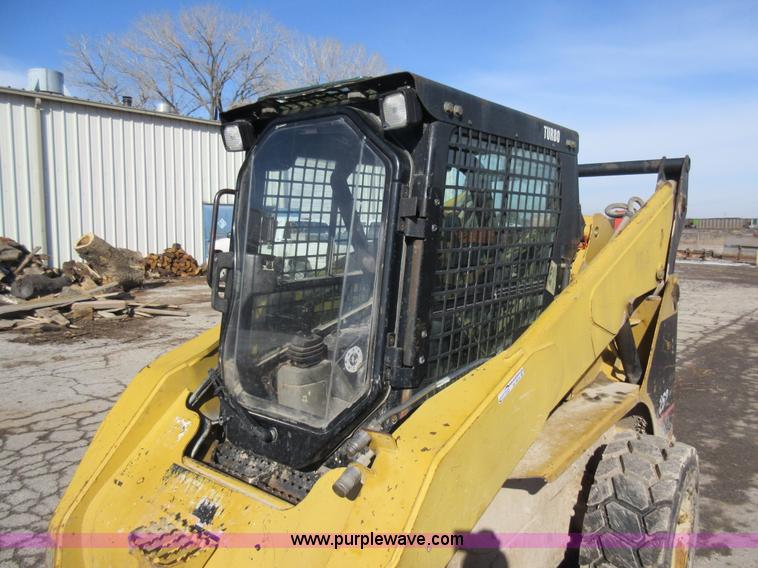 image for item AV9973 2003 Caterpillar 262 skid steer