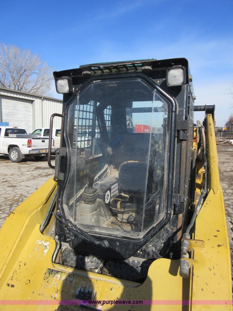 image for item AV9973 2003 Caterpillar 262 skid steer