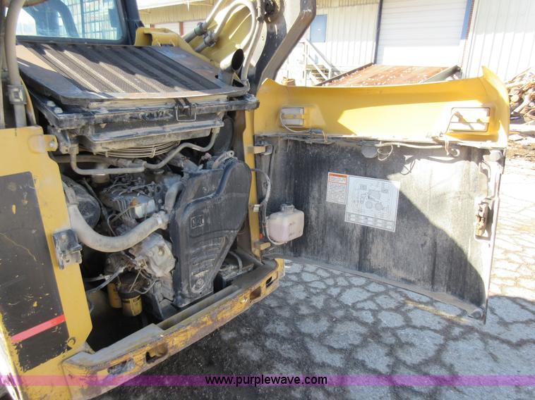 image for item AV9973 2003 Caterpillar 262 skid steer