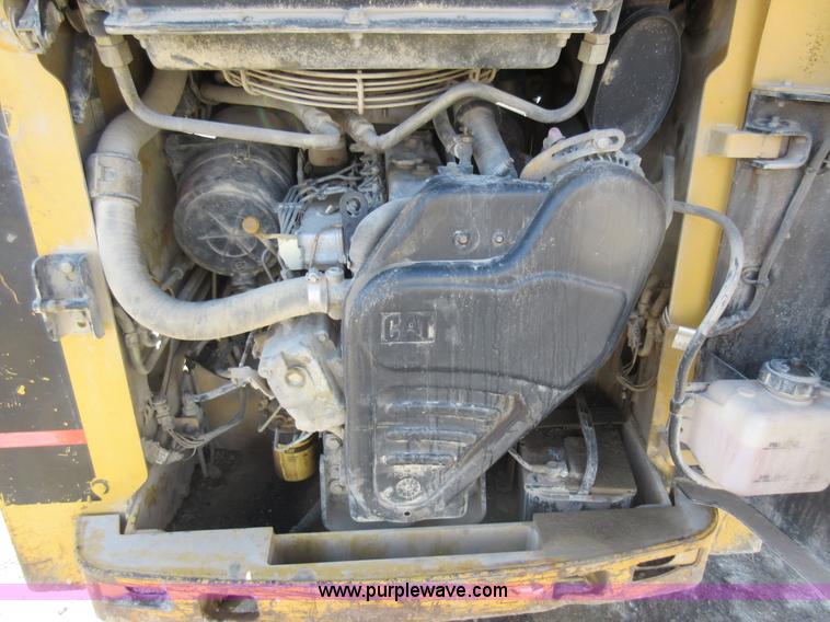 image for item AV9973 2003 Caterpillar 262 skid steer